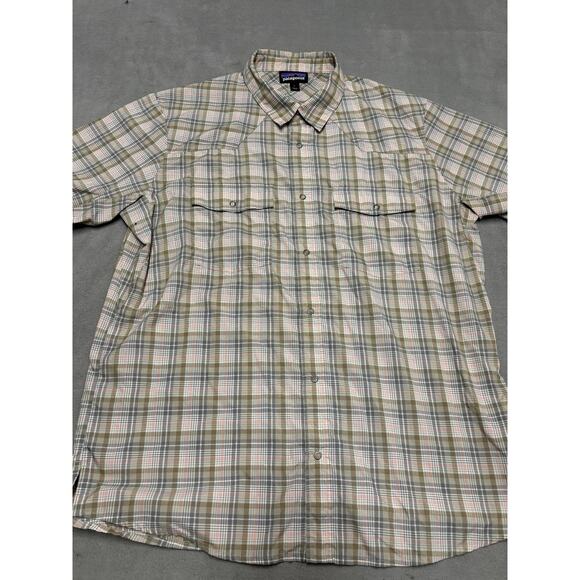 Patagonia Shirt Mens Large Plaid Short Sleeve Button Up Zip Pockets STY54025 - Picture 1 of 9